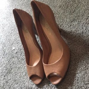 Elliott Lucca Heels